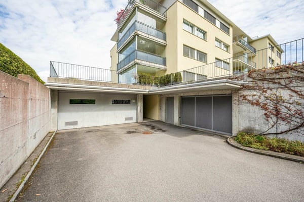 Attraktive 1.5-Zimmer-Wohnung mit viel Nutzfläche und Seesicht 2