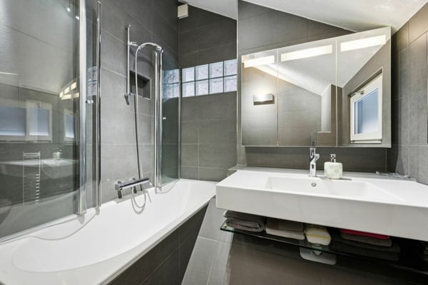 Kompaktes Wohnjuwel zwischen Bergen und Seen 8