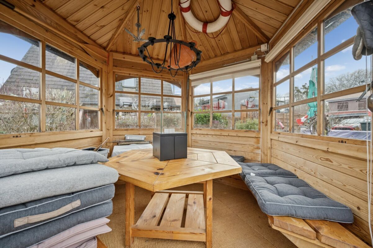 Stilvolles 3.5-Zimmer-Einfamilienhaus mit privatem Bootsplatz