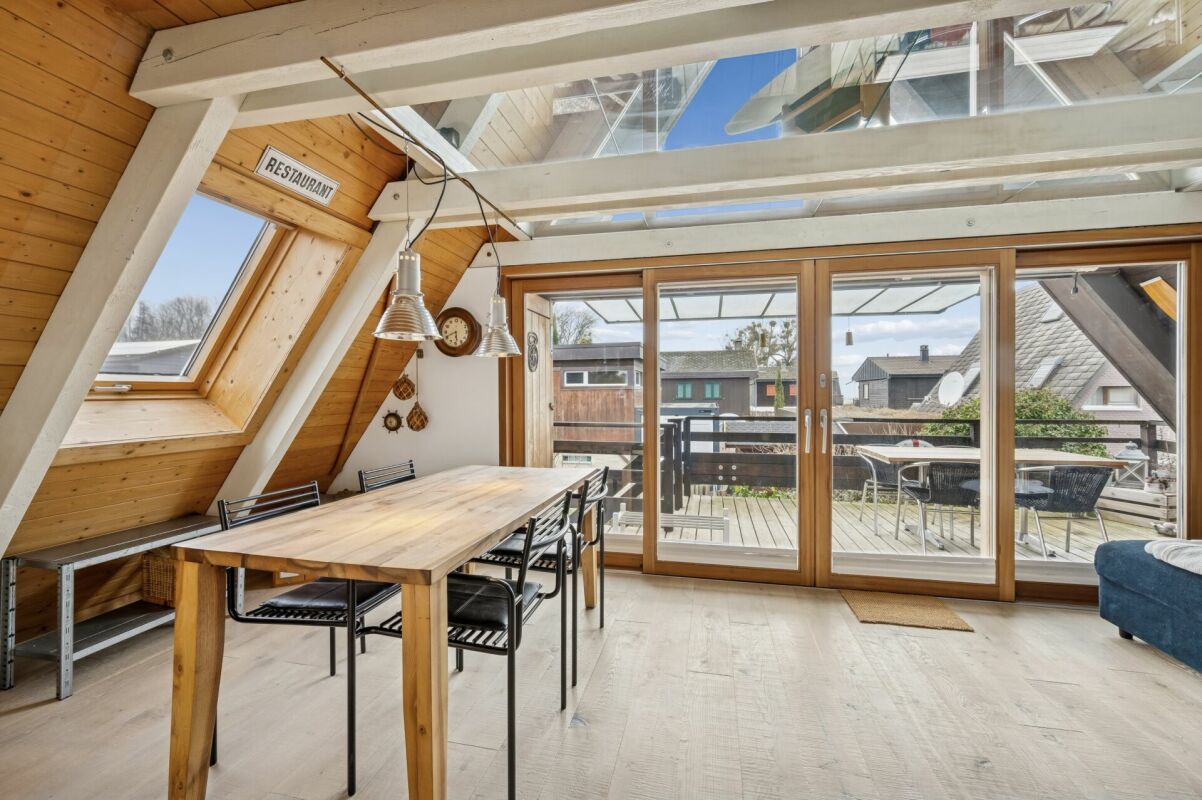 Stilvolles 3.5-Zimmer-Einfamilienhaus mit privatem Bootsplatz