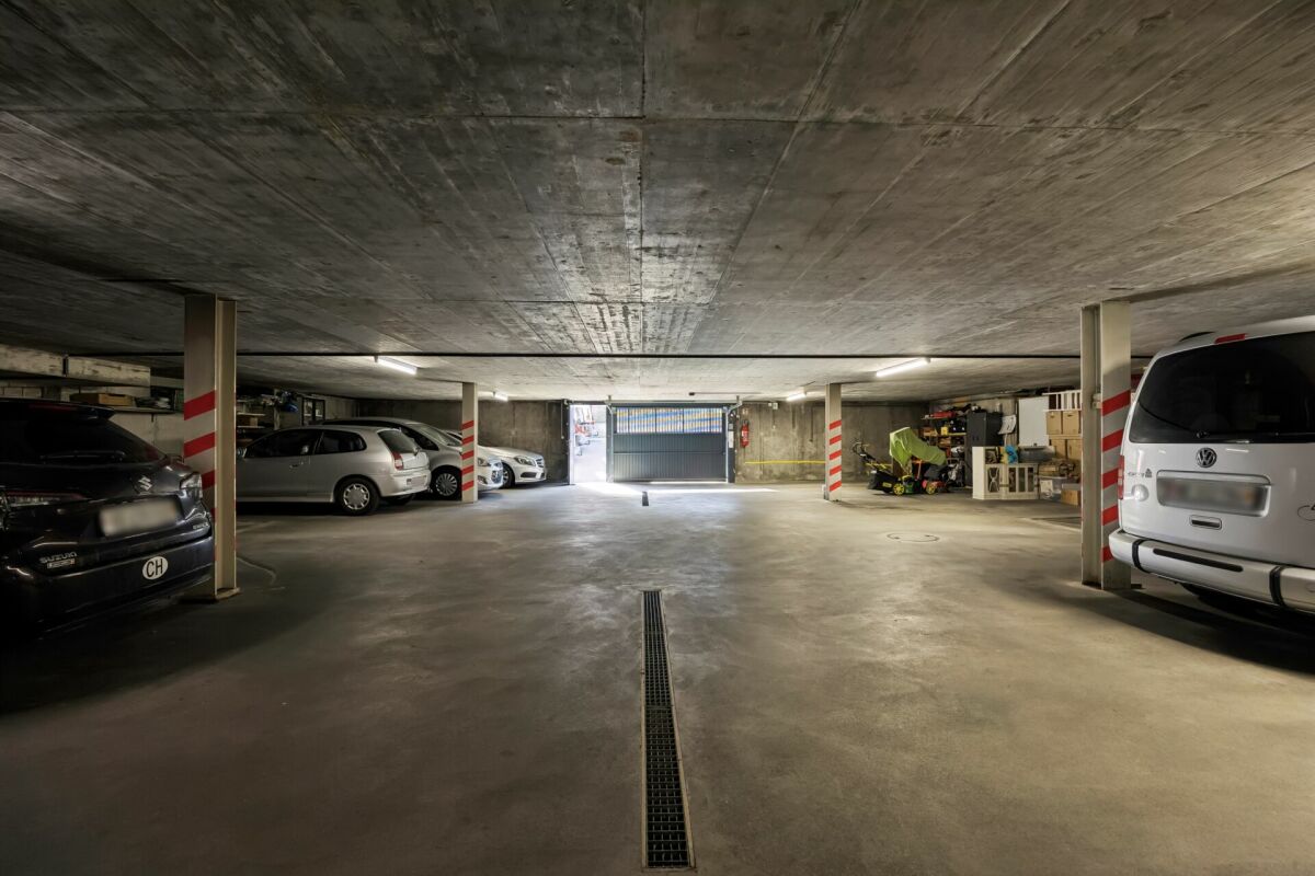 Appartamento di 4,5 locali con balcone e caminetto vicino al lago