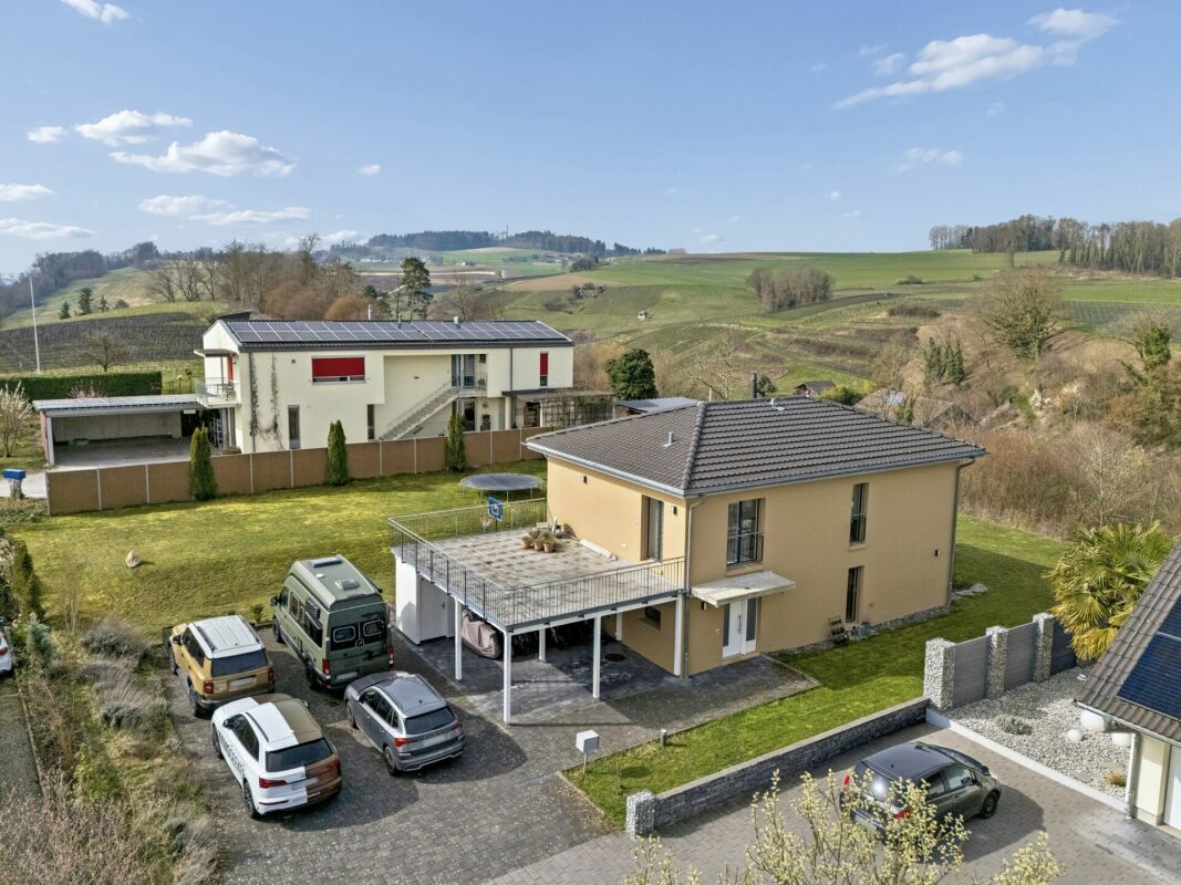 Stilvolles Einfamilienhaus mit Gartenparadies und Aussicht