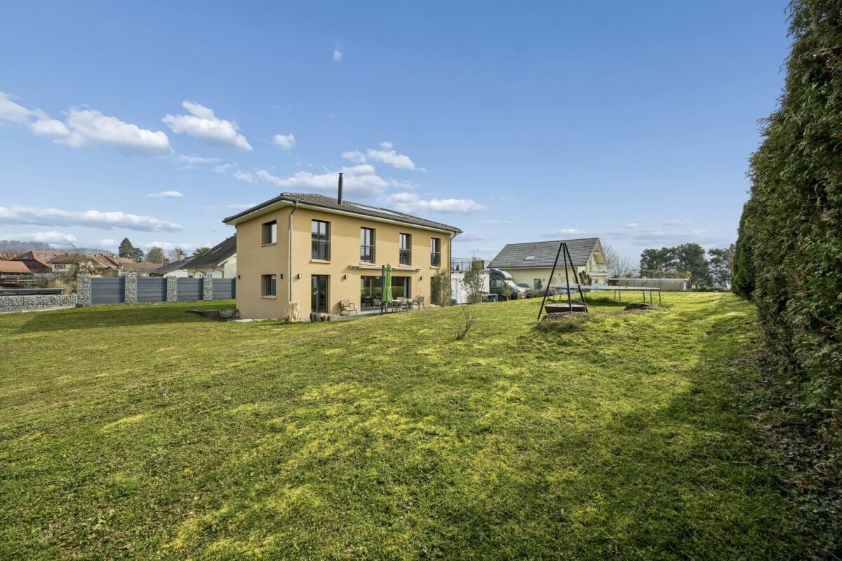 Stilvolles Einfamilienhaus mit Gartenparadies und Aussicht
