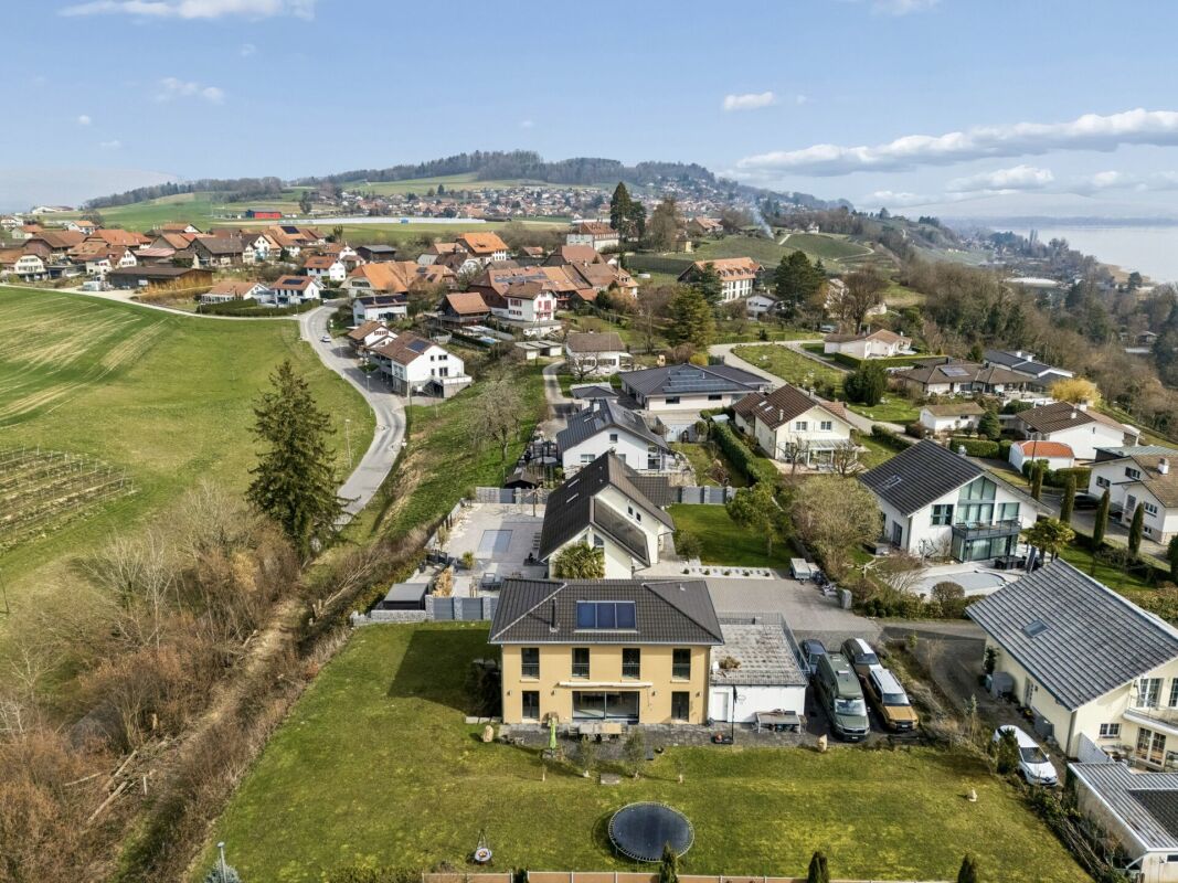 Stilvolles Einfamilienhaus mit Gartenparadies und Aussicht