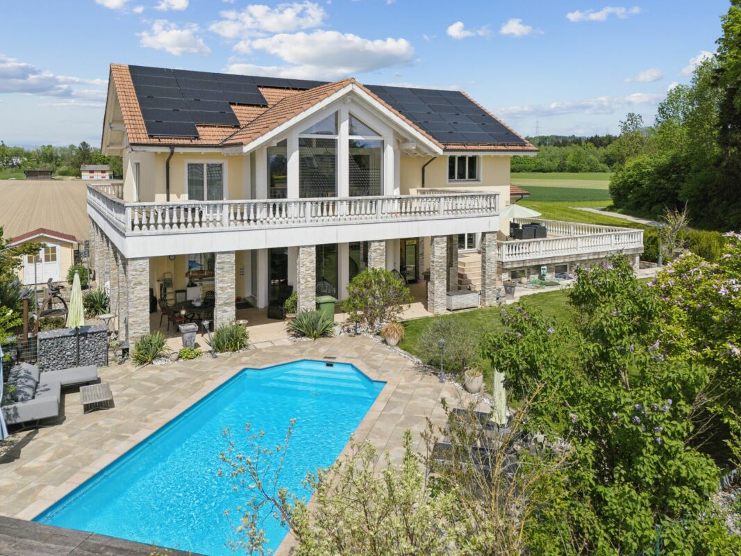 8.5-Zimmer-Villa voller Möglichkeiten