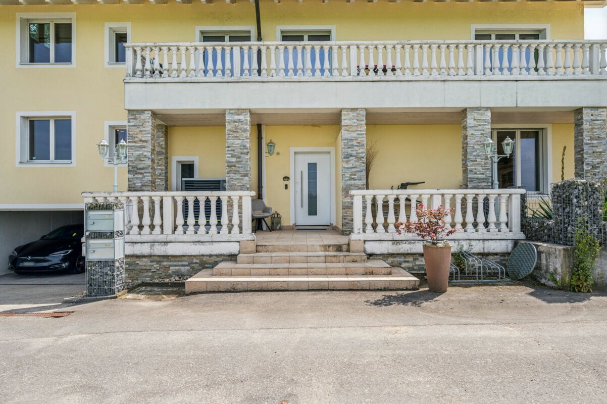 8.5-Zimmer-Villa voller Möglichkeiten