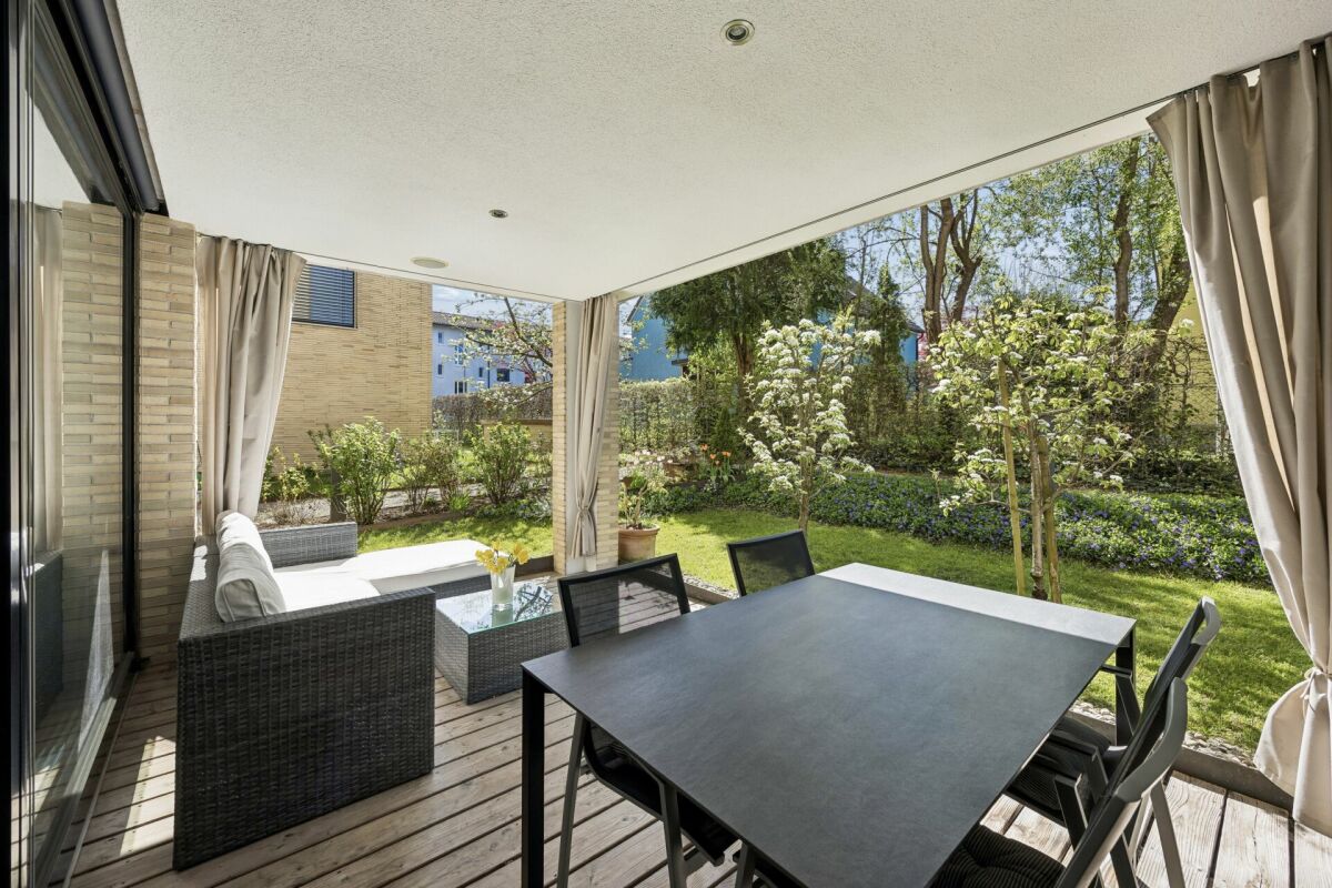 Helle und moderne Gartenwohnung mit viel Licht