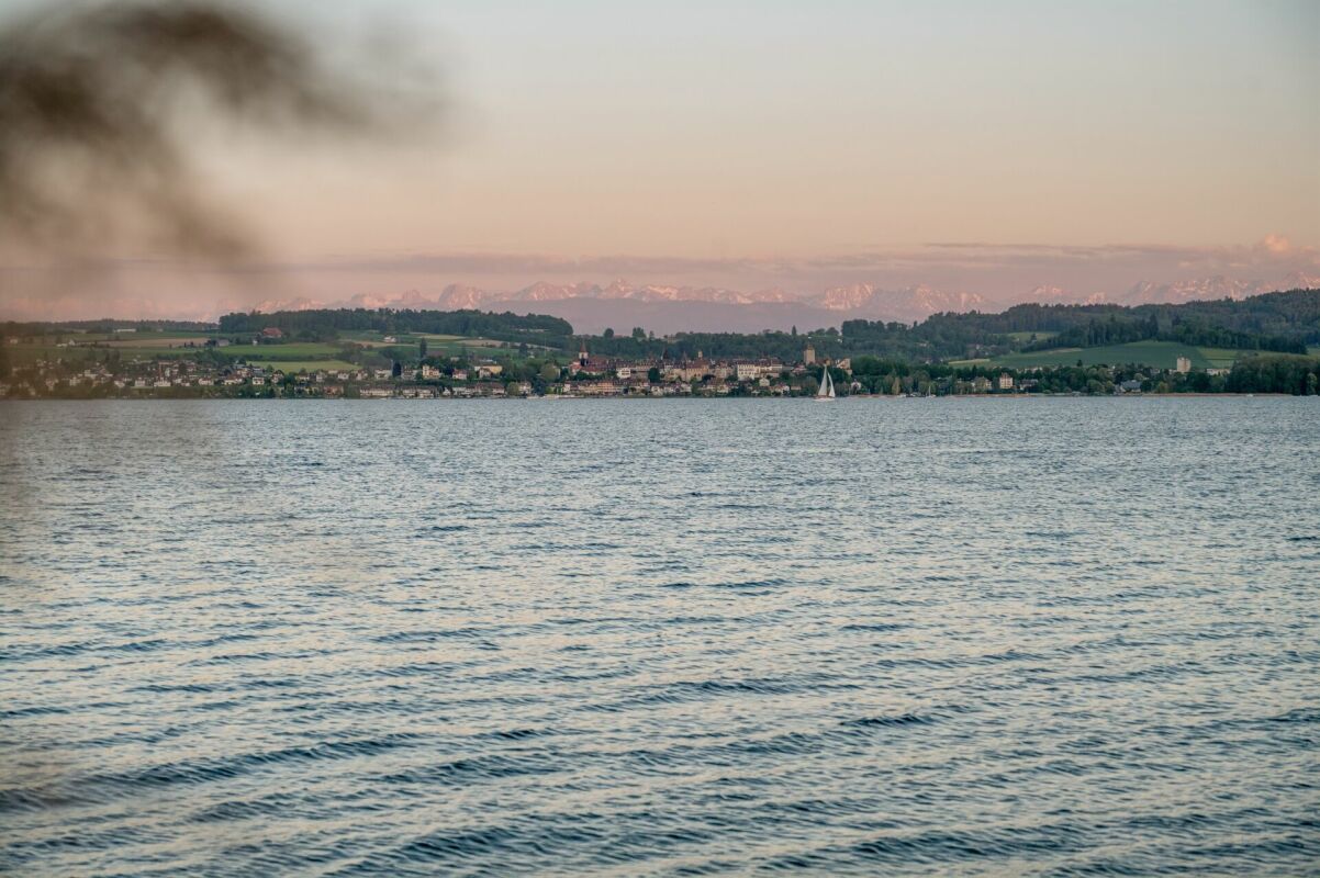 Exklusives Einfamilienhaus mit privatem Steg am Murtensee