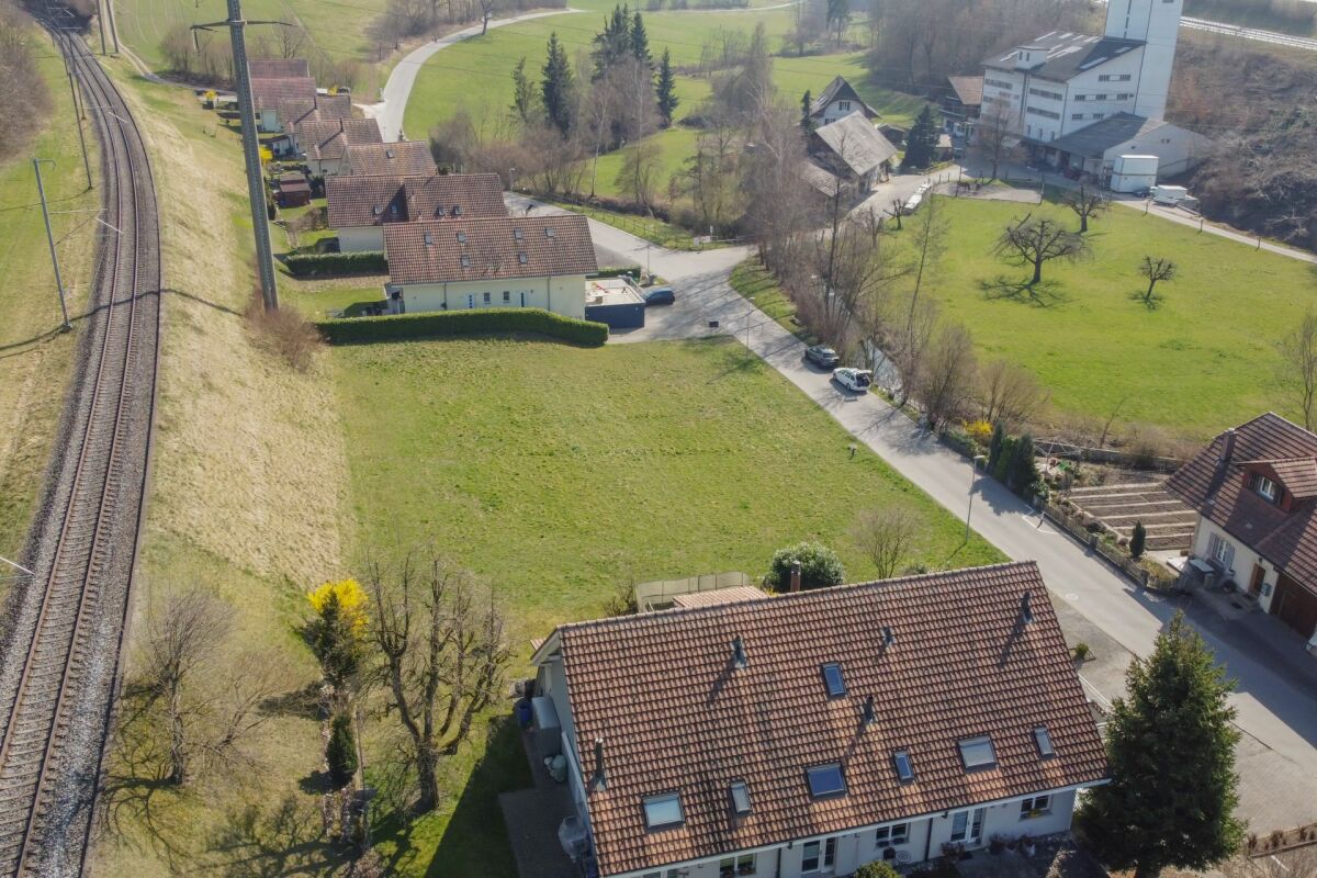 Spacious building land plot for your single-family home in Kerzers