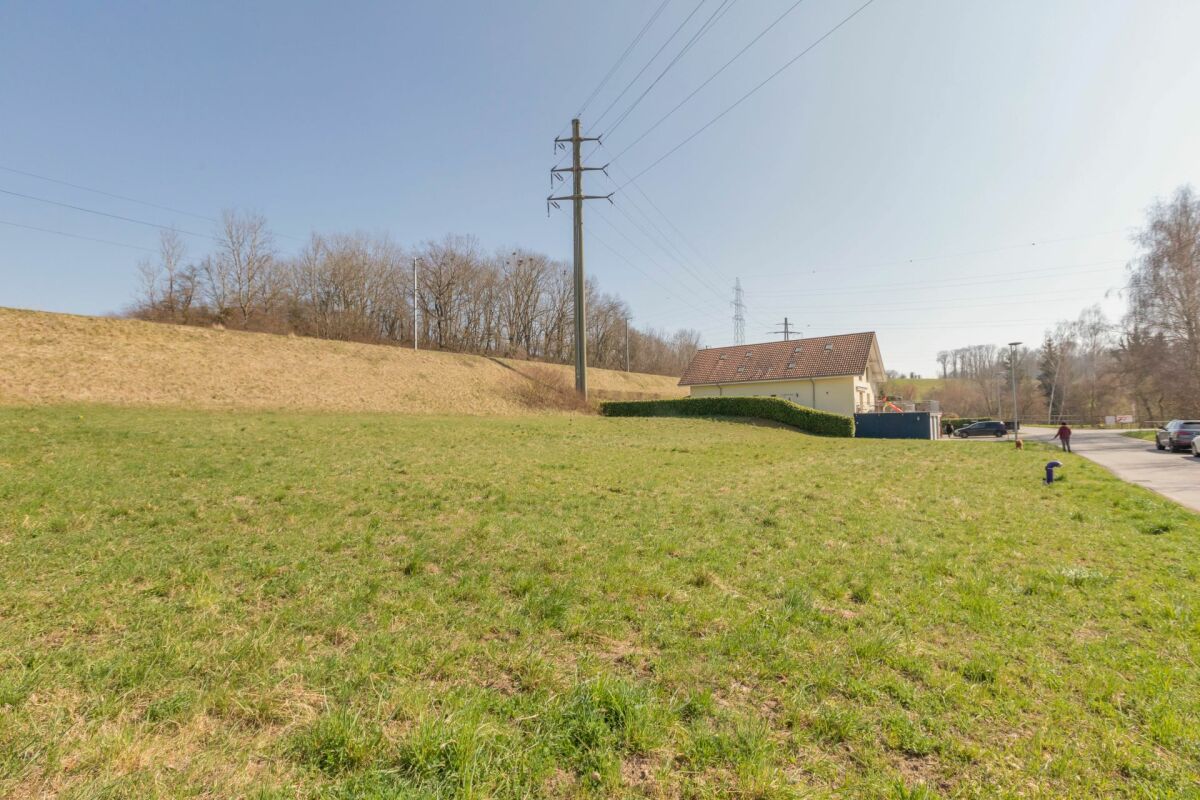 Spacious building land plot for your single-family home in Kerzers