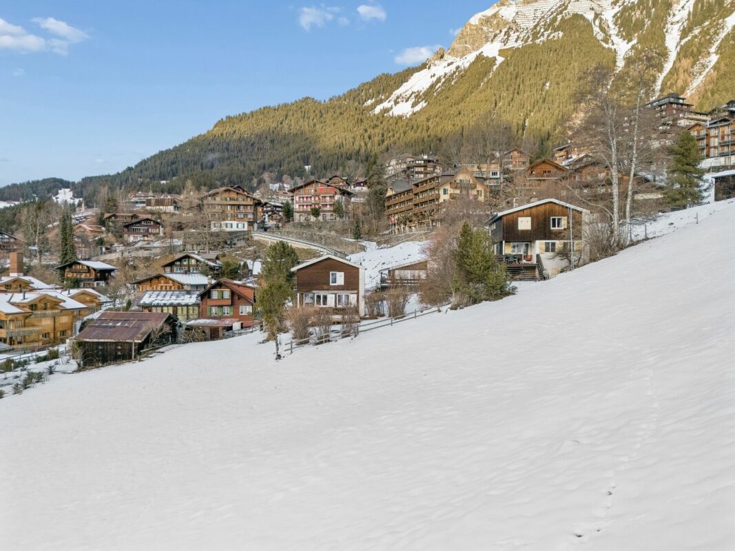 Spacious building land plot in a very good location in Wengen
