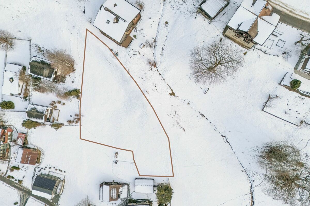 Spacious building land plot in a very good location in Wengen