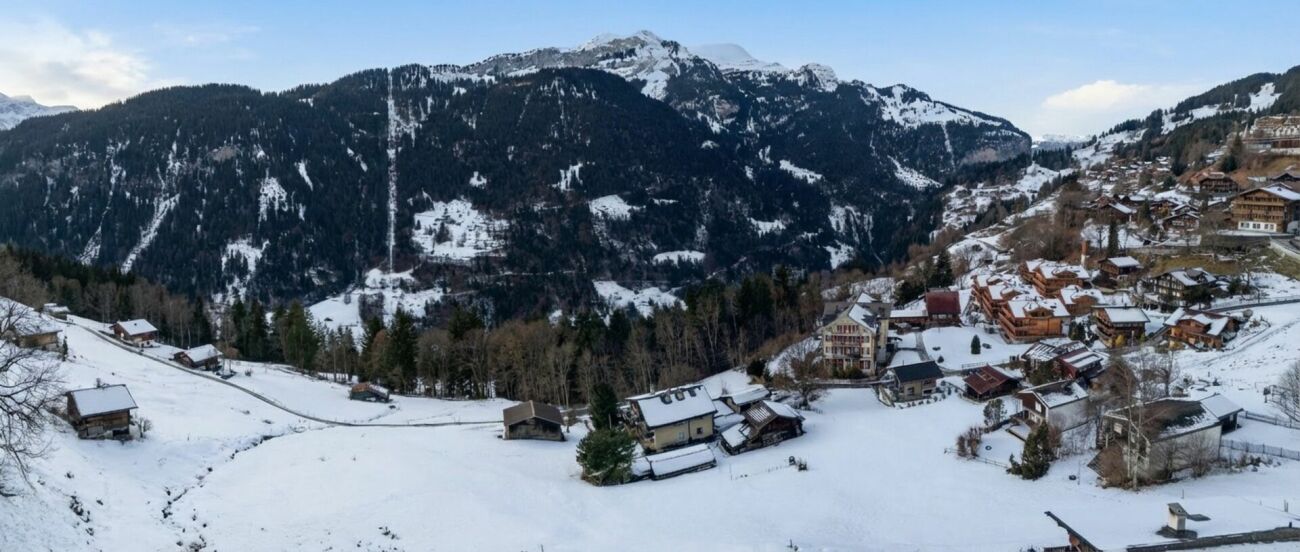 Spacious building land plot in a very good location in Wengen