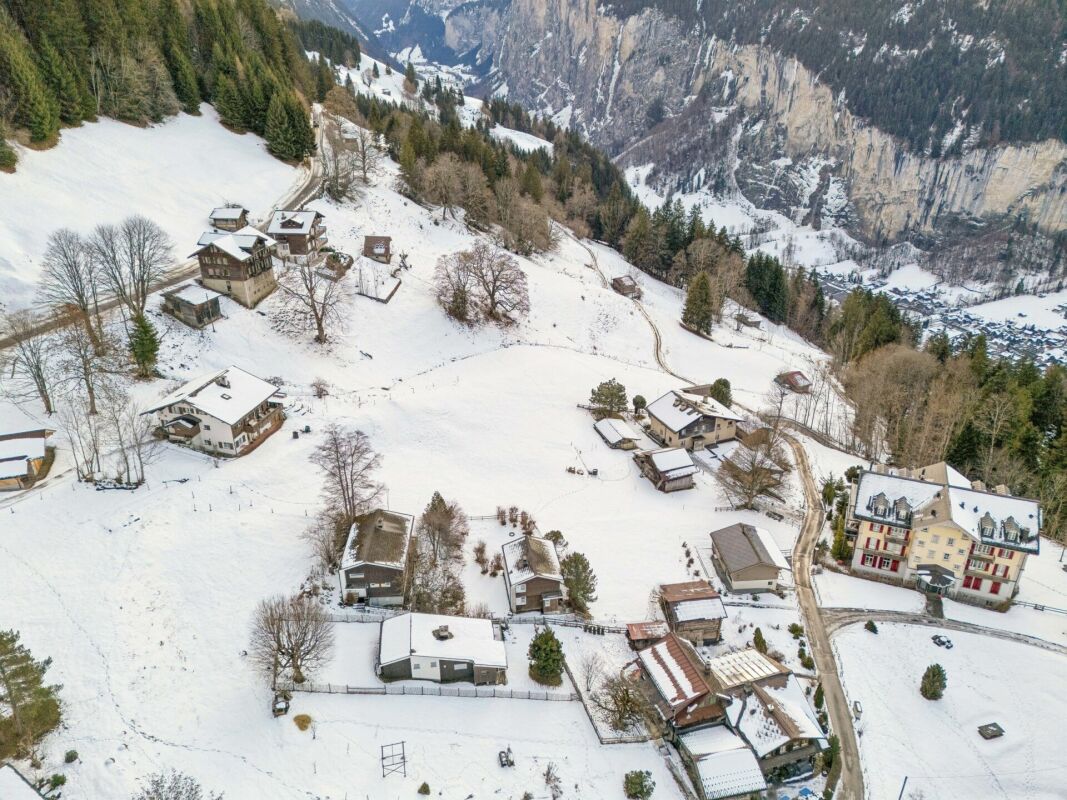 Spacious building land plot in a very good location in Wengen