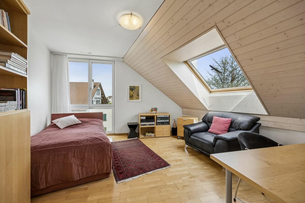 Attraktiv gelegene 4.5-Zimmer-Attikawohnung in gepflegtem Zustand