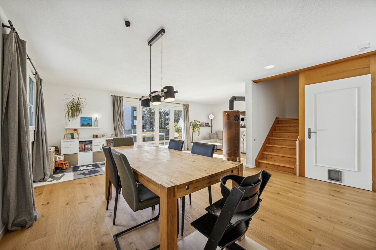 4.5-Zimmer-Doppeleinfamilienhaus in ruhigem Wohnquartier von Kerzers