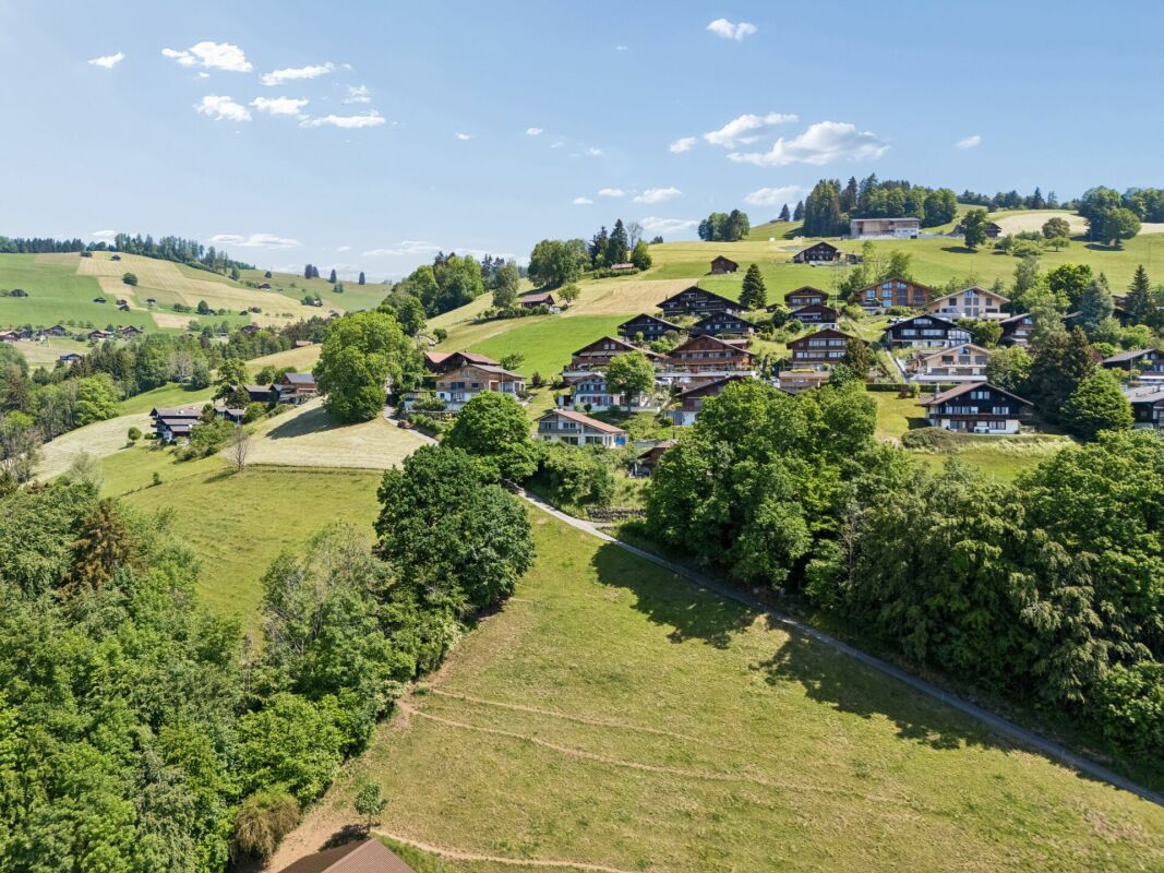 Exklusives Ferienhaus mit Weitblick an begehrter Lage in Aschlen ob Gunten