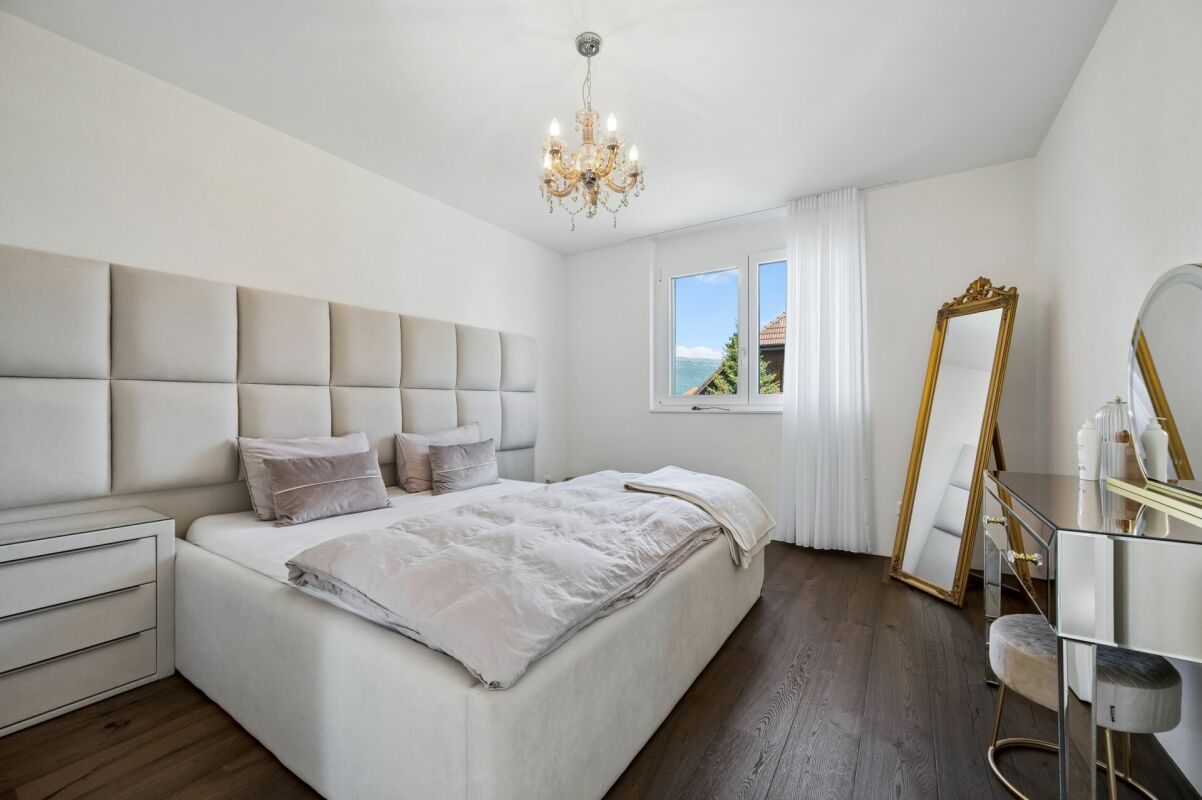 Stilvolle Etagenwohnung mit sonnigem Balkon und Weitblick