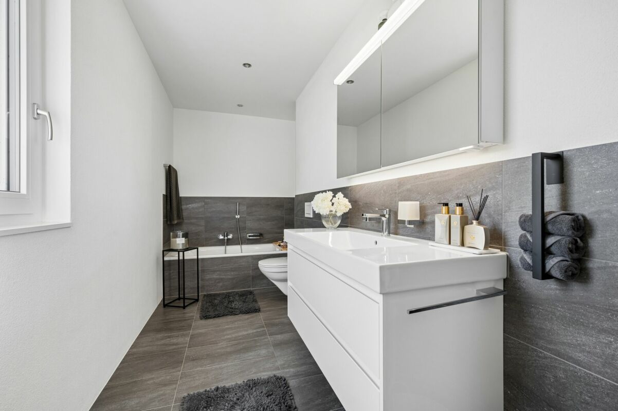 Stilvolle Etagenwohnung mit sonnigem Balkon und Weitblick