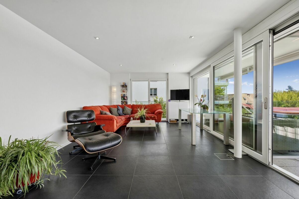 Moderne Etagenwohnung mit wunderschöner See- und Alpensicht