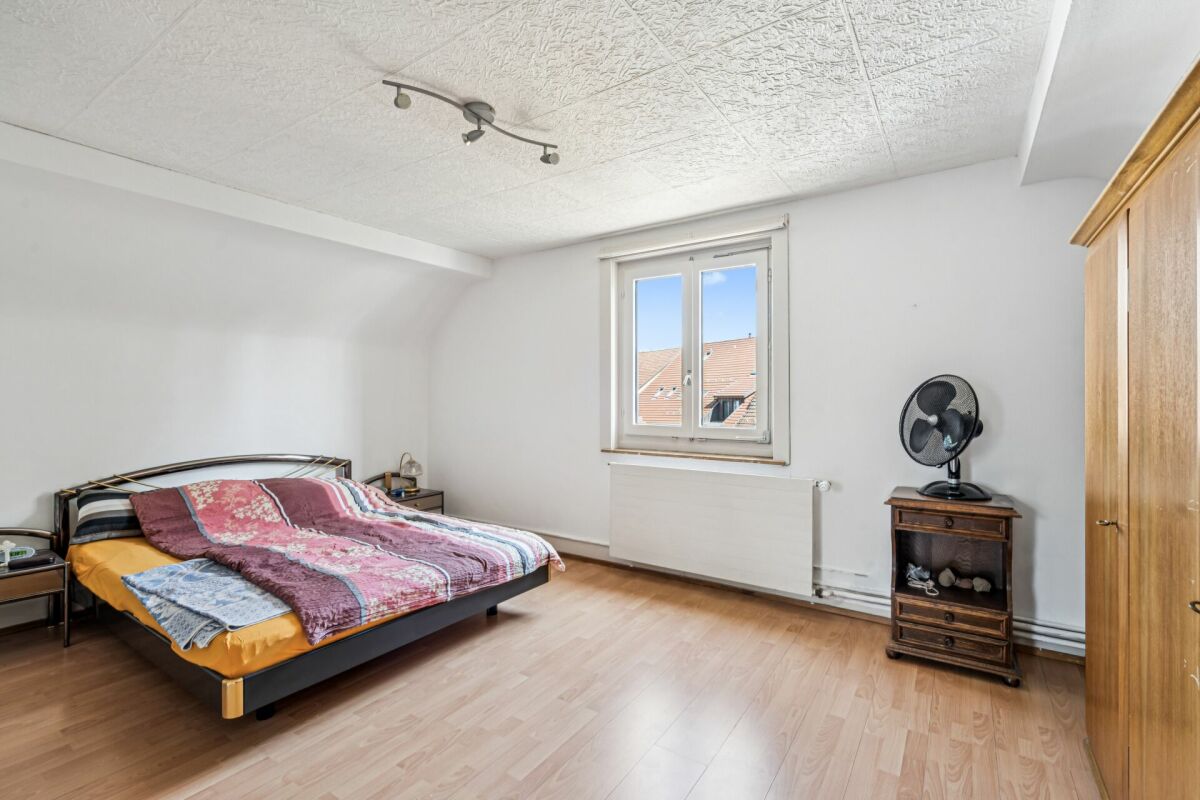 Renovationsbedürftiges Einfamilienhaus mit attraktivem Grundstück