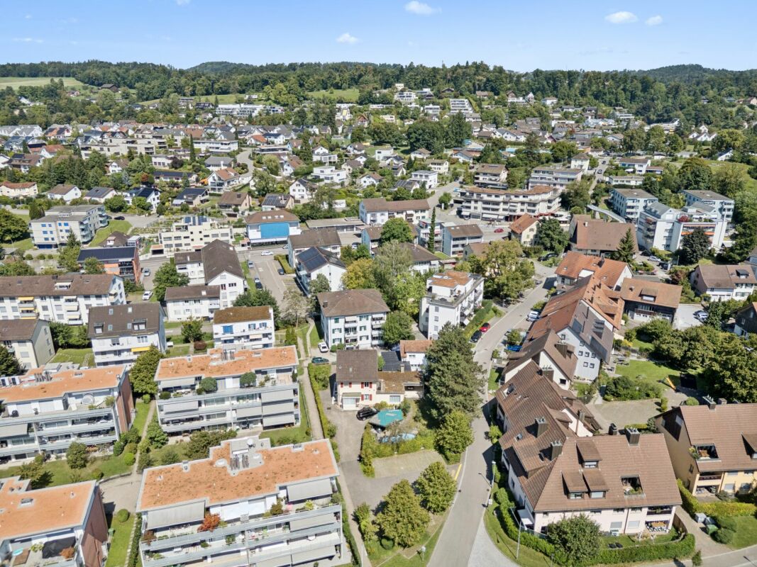 Renovationsbedürftiges Einfamilienhaus mit attraktivem Grundstück