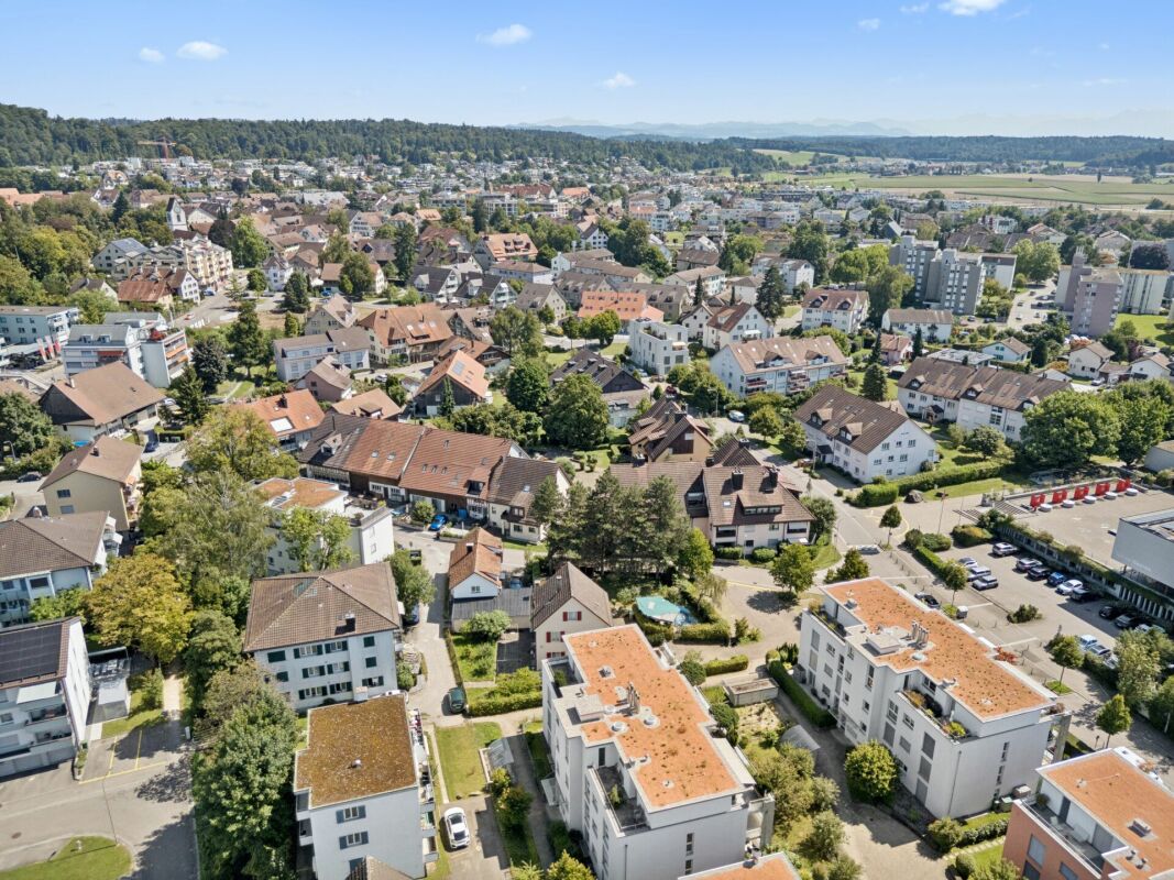 Renovationsbedürftiges Einfamilienhaus mit attraktivem Grundstück