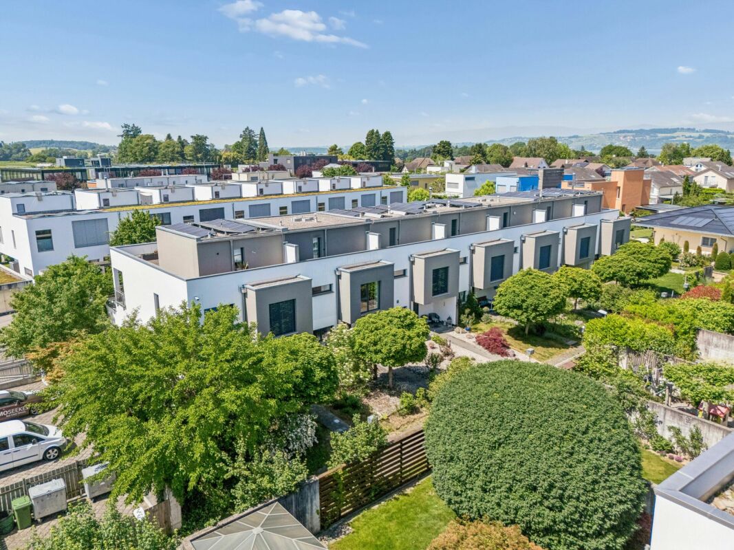 Neuwertiges Reihenmittelhaus mit grosszügigem Raumangebot