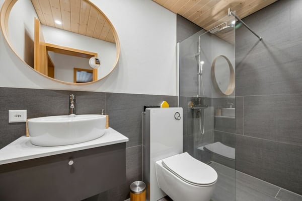Renovierte Dachwohnung mit Weitblick an bevorzugter Wohnlage in Goldiwil 10