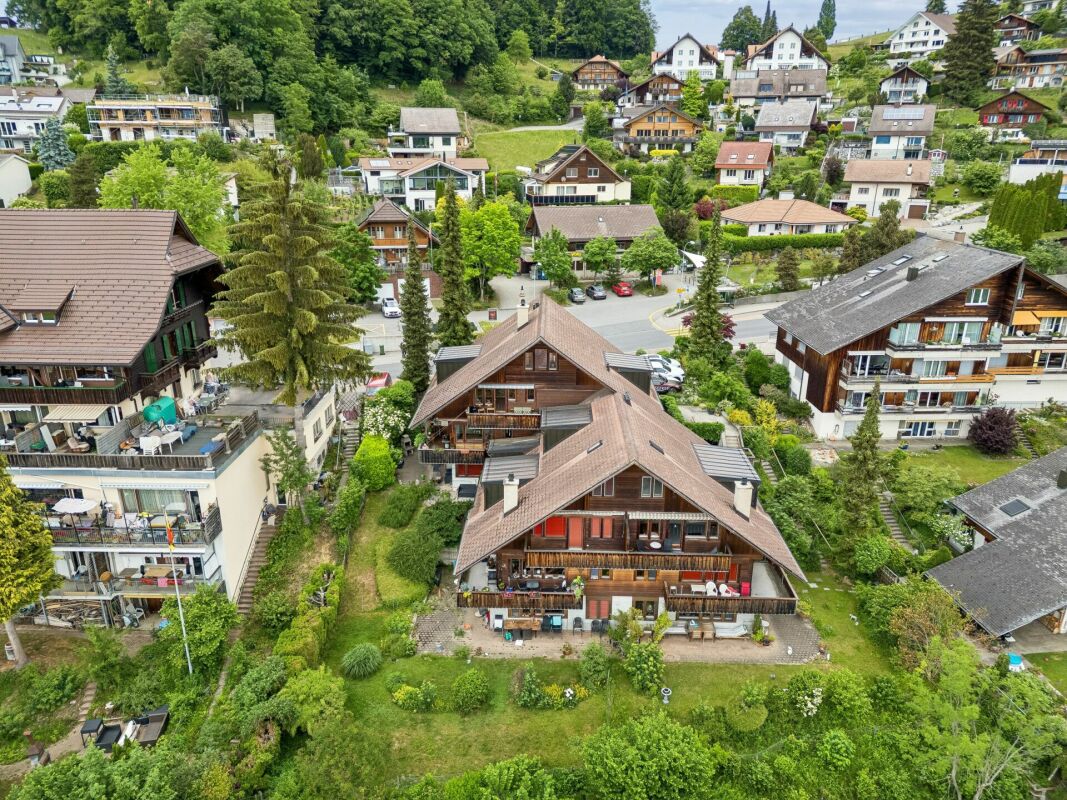 Renovierte Dachwohnung mit Weitblick an bevorzugter Wohnlage in Goldiwil