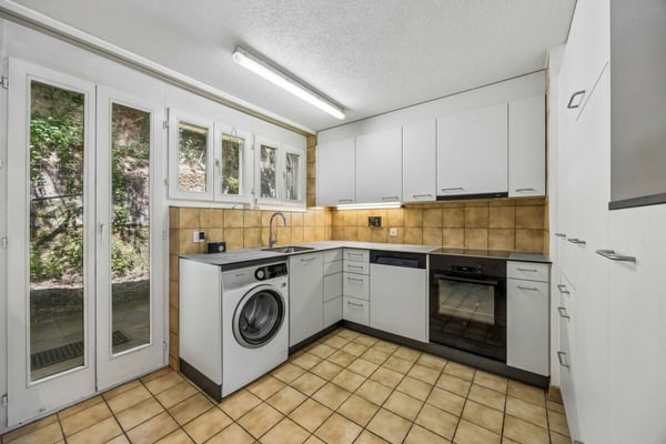 Charmantes Bauernhaus mit zwei Wohneinheiten und grosszügiger Landparzelle 9