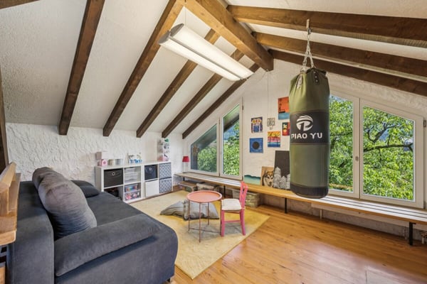 Exklusive Dachwohnung mit Galerie und Bergpanorama in Interlaken 8