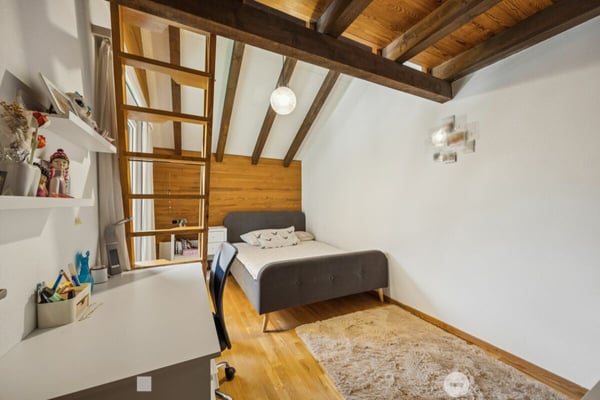 Exklusive Dachwohnung mit Galerie und Bergpanorama in Interlaken 6