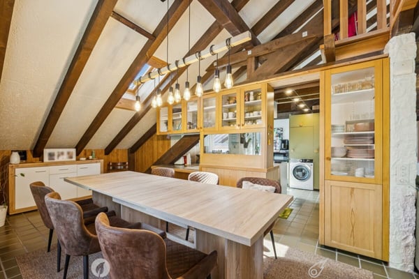 Exklusive Dachwohnung mit Galerie und Bergpanorama in Interlaken 4