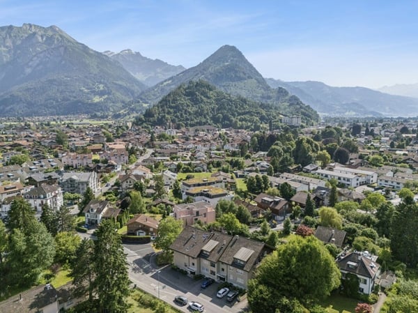 Exklusive Dachwohnung mit Galerie und Bergpanorama in Interlaken 13