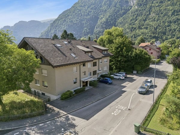 Exklusive Dachwohnung mit Galerie und Bergpanorama in Interlaken 11