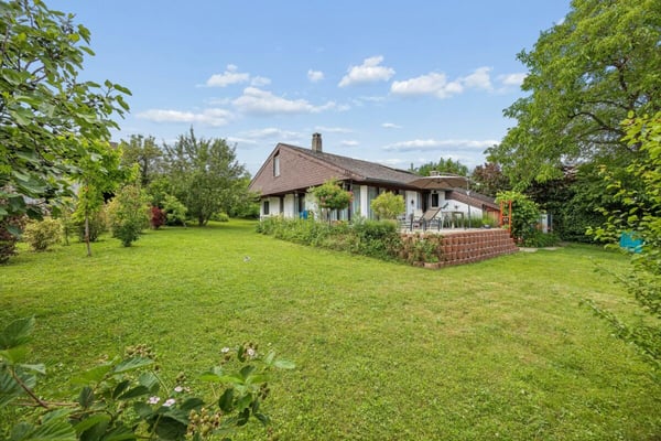 Kernsaniertes 6.5-Zimmer-Einfamilienhaus mit idyllischem Gartenparadies 11