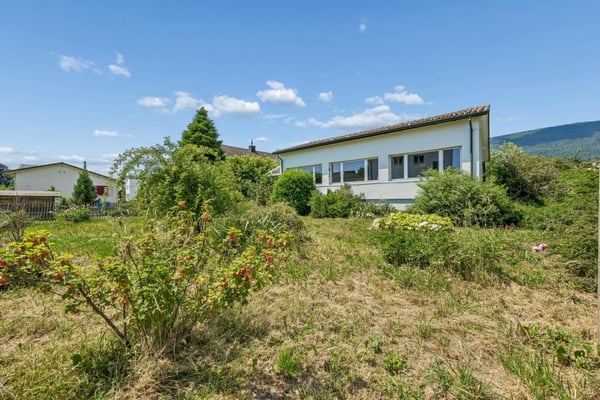 Schmuckes Einfamilienhaus im Baurecht 2