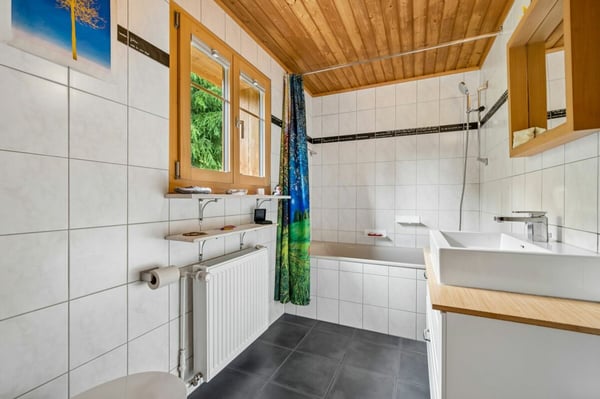 Wohnen und Vermieten: Charmantes 4.5-Zimmer-Chalet mit 2.5-Zimmer-Einliegerwohnung 9