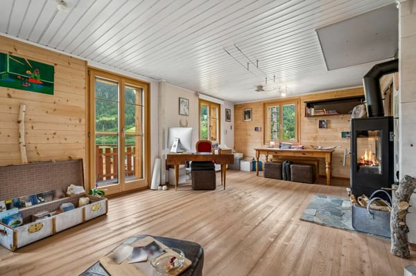 Wohnen und Vermieten: Charmantes 4.5-Zimmer-Chalet mit 2.5-Zimmer-Einliegerwohnung 2