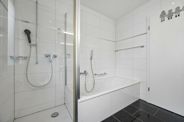 Neuwertiges Reiheneckhaus mit viel Licht und grosszügigen Aussenflächen 7