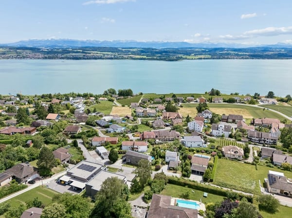 4.5-Zimmer-Terrassenwohnung mit See- und Bergsicht 13