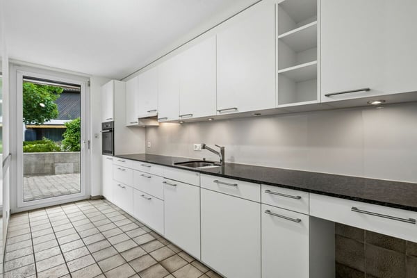 Geräumige 10.5-Zimmer-Doppeleinfamilienhaushälfte mit Renovationspotenzial 4