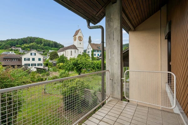 Geräumige 10.5-Zimmer-Doppeleinfamilienhaushälfte mit Renovationspotenzial 11