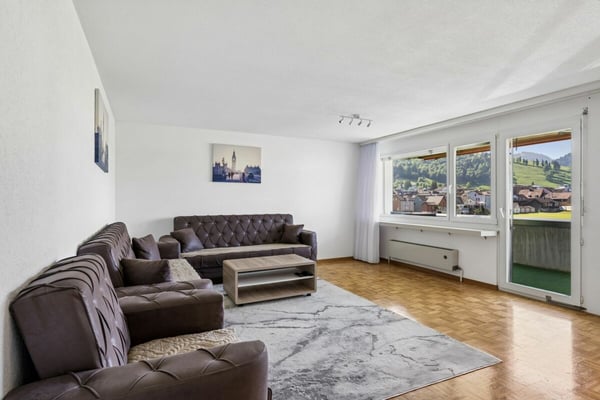 4.5-Zimmer-Etagenwohnung an zentraler und idyllischer Lage 3