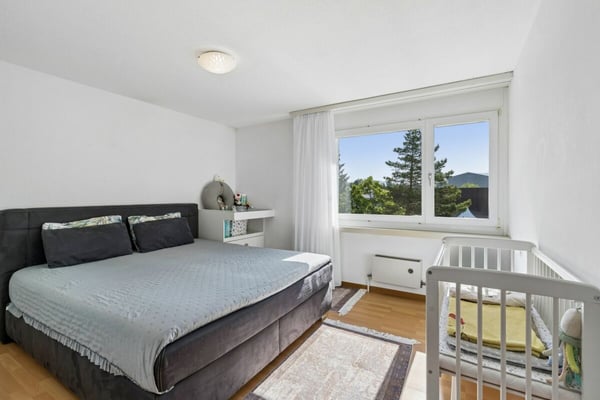 4.5-Zimmer-Etagenwohnung an zentraler und idyllischer Lage 5