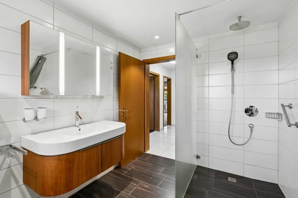 Zeitgemässes 4.5-Zimmer-Reihenmittelhaus mit sonnigem Garten 7