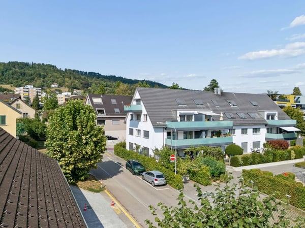 Moderne 3.5-Zimmer-Dachwohnung zwischen Natur und Zentrum 12