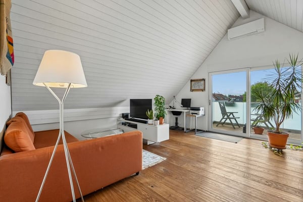Moderne 3.5-Zimmer-Dachwohnung zwischen Natur und Zentrum 2