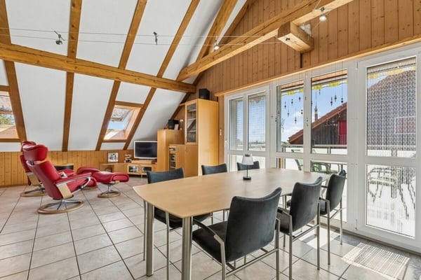 Charmante 5.5-Zimmer-Maisonettewohnung in Meikirch 3